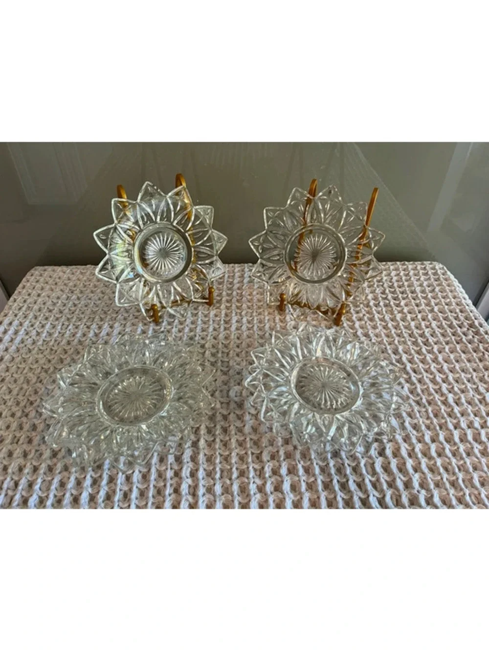 Title: Set of 6 Vintage Federal Glass Petal Clear Plates 6.5